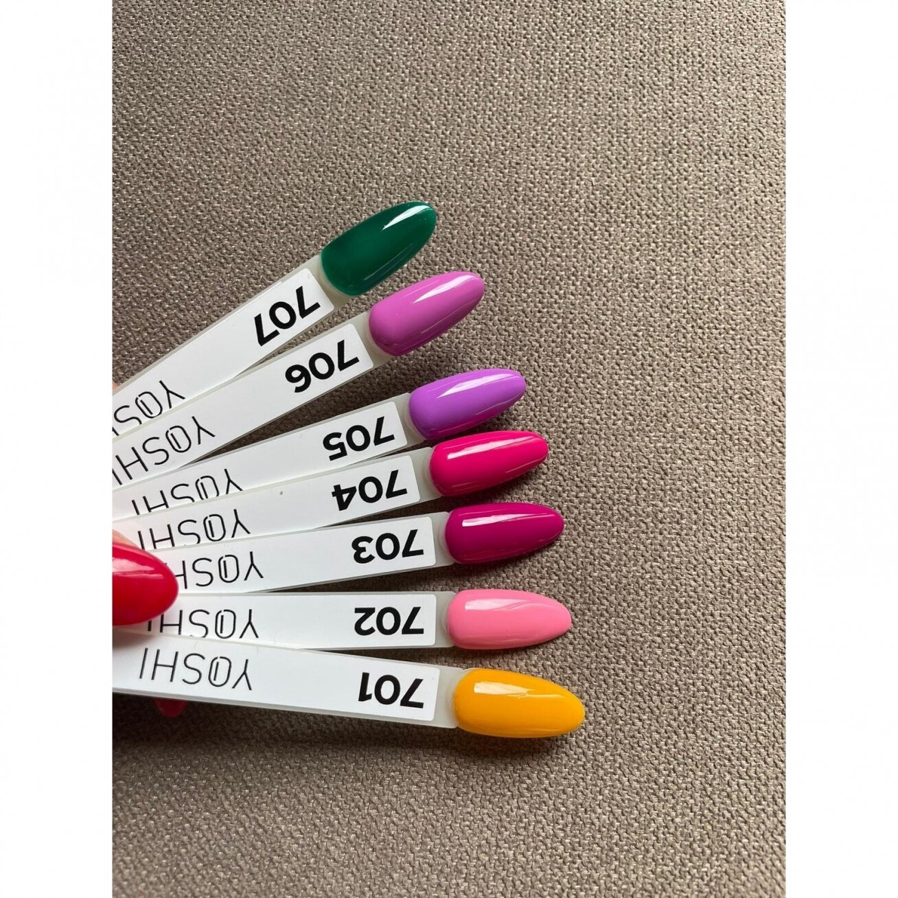 YOSHI Gelinis lakas Barillo Amarillo 6ml - 701 2 YOSHI Gelinis lakas Barillo Amarillo 6ml - 701 2
